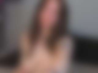 EmelineMooring's Live Sex Cam Show