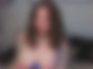 EmelineMooring's Live Sex Cam Show