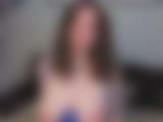 EmelineMooring's Live Sex Cam Show