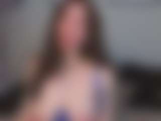 EmelineMooring's Live Sex Cam Show