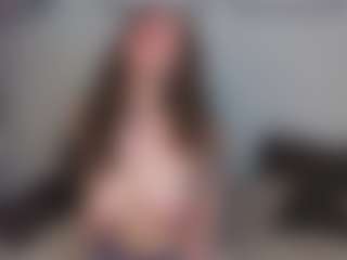 EmelineMooring's Live Sex Cam Show
