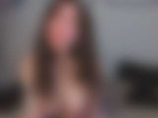 EmelineMooring's Live Sex Cam Show