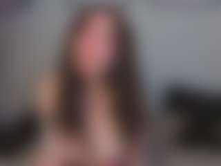 EmelineMooring's Live Sex Cam Show