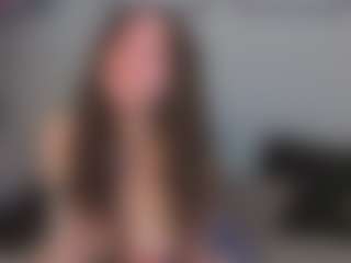 EmelineMooring's Live Sex Cam Show
