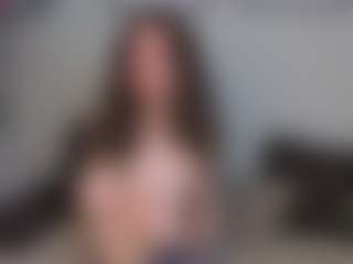 EmelineMooring's Live Sex Cam Show
