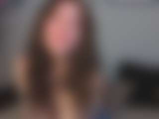 EmelineMooring's Live Sex Cam Show
