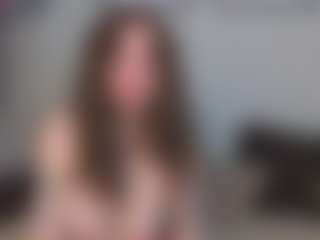 EmelineMooring's Live Sex Cam Show