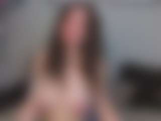 EmelineMooring's Live Sex Cam Show