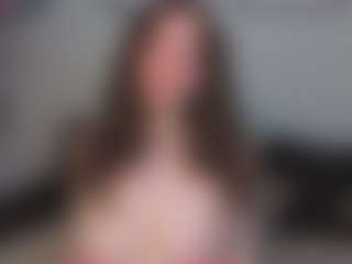 EmelineMooring's Live Sex Cam Show