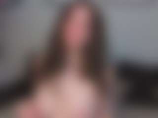 EmelineMooring's Live Sex Cam Show