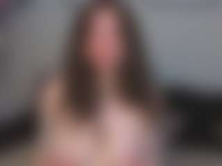 EmelineMooring's Live Sex Cam Show