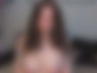 EmelineMooring's Live Sex Cam Show