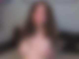 EmelineMooring's Live Sex Cam Show