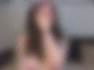 EmelineMooring's Live Sex Cam Show