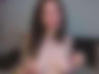 EmelineMooring's Live Sex Cam Show