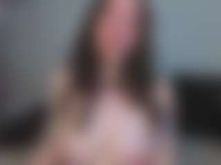 EmelineMooring's Live Sex Cam Show