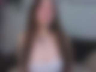 EmelineMooring's Live Sex Cam Show