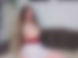 EmelineMooring's Live Sex Cam Show