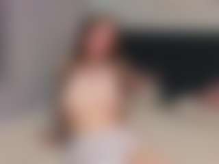 EmelineMooring's Live Sex Cam Show
