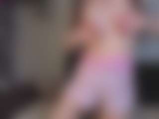 EmelineMooring's Live Sex Cam Show