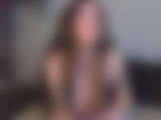 EmelineMooring's Live Sex Cam Show