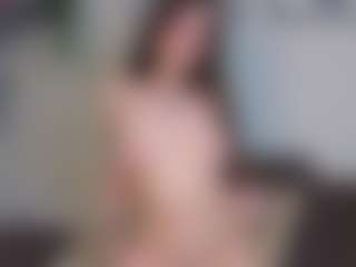 EmelineMooring's Live Sex Cam Show