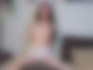 EmelineMooring's Live Sex Cam Show