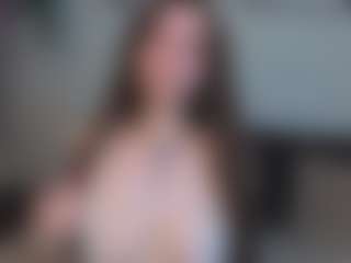 EmelineMooring's Live Sex Cam Show