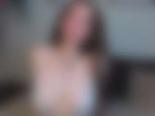 EmelineMooring's Live Sex Cam Show