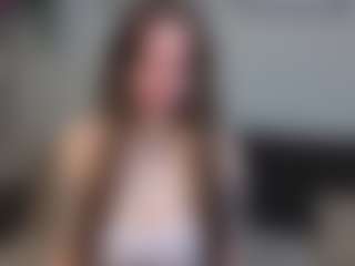 EmelineMooring's Live Sex Cam Show