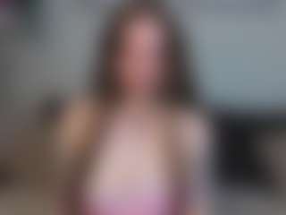 EmelineMooring's Live Sex Cam Show
