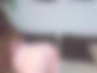 EmelineMooring's Live Sex Cam Show
