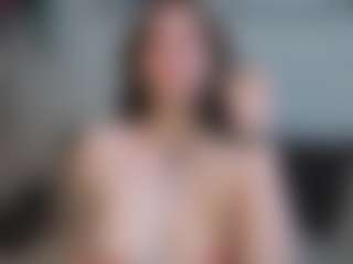 EmelineMooring's Live Sex Cam Show