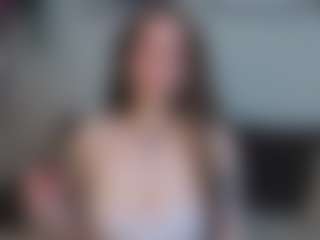Live cam show with EmelineMooring - Smoking on Camiplay Live
