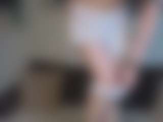 EmelineMooring's Live Sex Cam Show