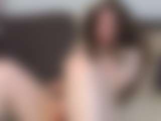 EmelineMooring's Live Sex Cam Show