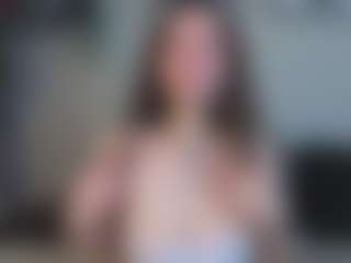 EmelineMooring's Live Sex Cam Show
