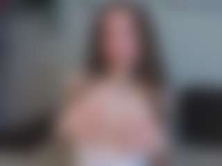 EmelineMooring's Live Sex Cam Show