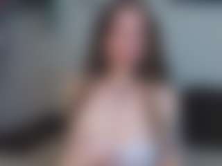 EmelineMooring's Live Sex Cam Show
