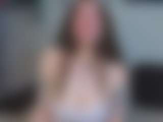 EmelineMooring's Live Sex Cam Show