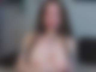 EmelineMooring's Live Sex Cam Show