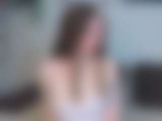 EmelineMooring's Live Sex Cam Show