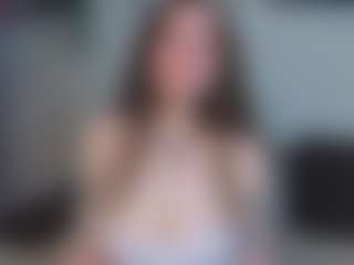 EmelineMooring's Live Sex Cam Show