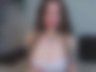 EmelineMooring's Live Sex Cam Show