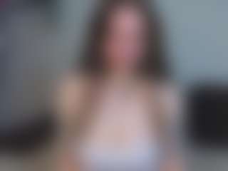 EmelineMooring's Live Sex Cam Show