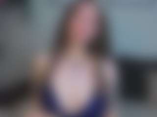 EmelineMooring's Live Sex Cam Show