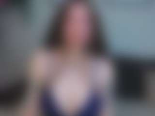 EmelineMooring's Live Sex Cam Show
