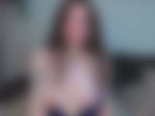 EmelineMooring's Live Sex Cam Show