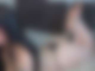 Live cam show with EmelineMooring - Blue Eyes on TastyBlacksLive