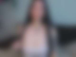 Live cam show with EmelineMooring - Ass Bouncing on SxyPornLive